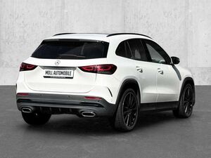 Mercedes-Benz GLA 200 AMG-Line Night-Paket Pano MBUX High End Sportpaket