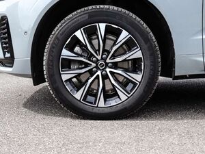 Volvo XC60 Plus Dark 2WD B4 Benzin EU6d Digitales Cockpit Mem