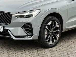 Volvo XC60 B5 Benzin AWD Plus Dark Lagom-Paket Panorama, HUD,