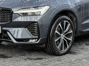 Volvo XC60 Plus Dark 2WD StandHZG El. Panodach Digitales Cock
