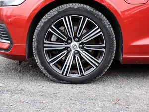 Volvo V60 Kombi Core Recharge Plug-In Hybrid AWD T6 Twin Eng