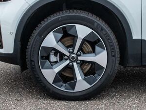 Volvo XC40 Plus Dark 2WD B4 EU6d digitales Cockpit Memory Sit