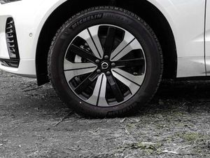 Volvo XC60 Plus Dark Recharge Plug-In Hybrid AWD T6 Twin Engi