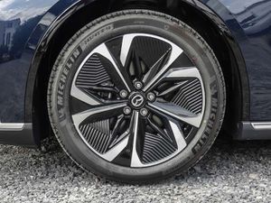 Mazda 6 EV 258ps 1AT RWD Takumi Plus HUD SONY NAVI