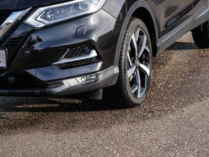 Nissan Qashqai Tekna Panorama Navi 360 Kamera LED Kurvenlicht Meh