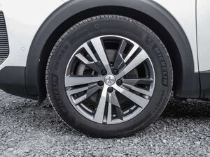 Peugeot 3008 Hybrid 225 Allure Pack Navi Digitales Cockpit 360