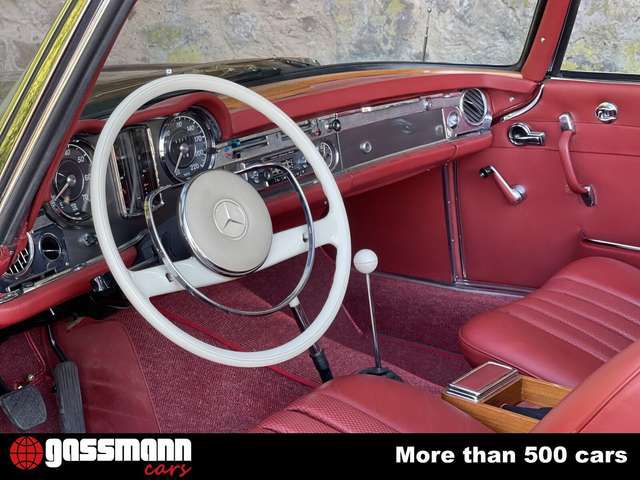 Mercedes-Benz 230 SL Pagode mit Hard-Top und Stehendem