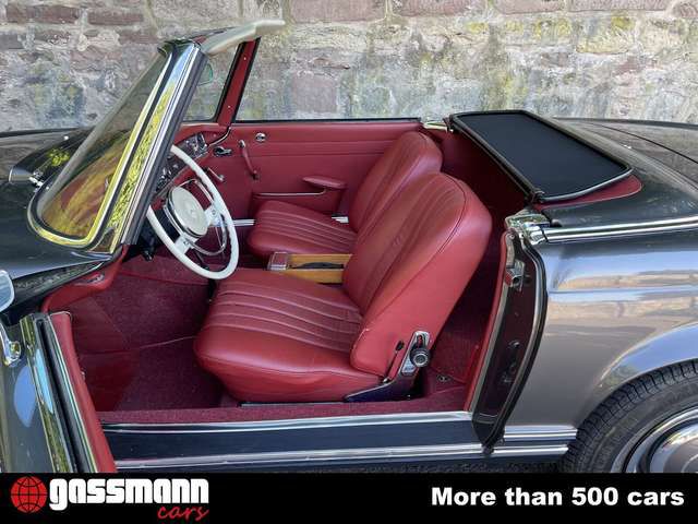 Mercedes-Benz 230 SL Pagode mit Hard-Top und Stehendem