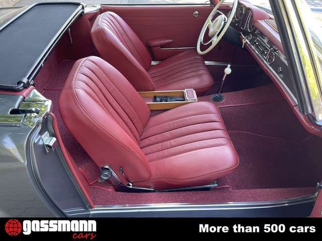 Mercedes-Benz 230 SL Pagode mit Hard-Top und Stehendem