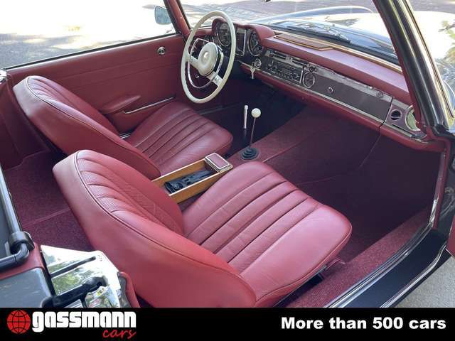 Mercedes-Benz 230 SL Pagode mit Hard-Top und Stehendem
