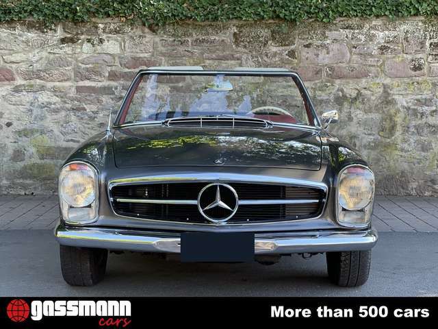 Mercedes-Benz 230 SL Pagode mit Hard-Top und Stehendem