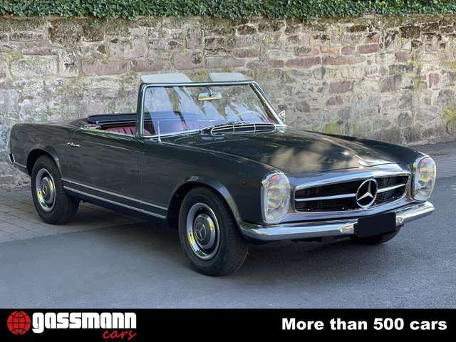Mercedes-Benz 230 SL Pagode mit Hard-Top und Stehendem