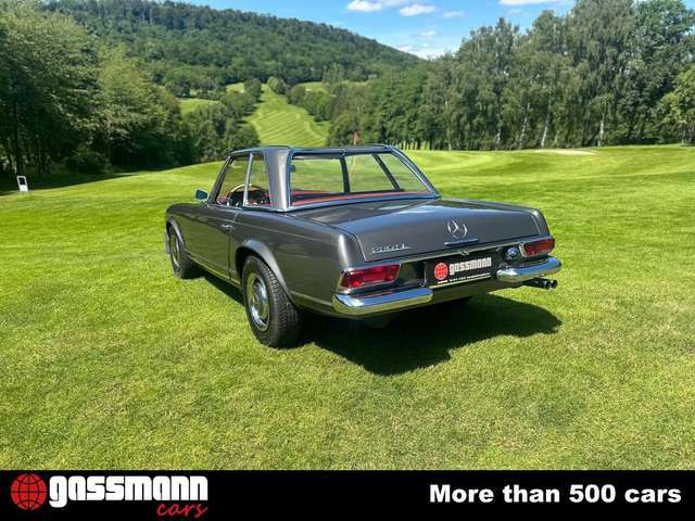 Mercedes-Benz 230 SL Pagode mit Hard-Top und Stehendem