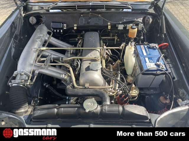 Mercedes-Benz 220 SEb W111 Coupe