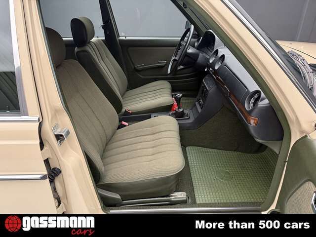 Mercedes-Benz 200 Limousine W123