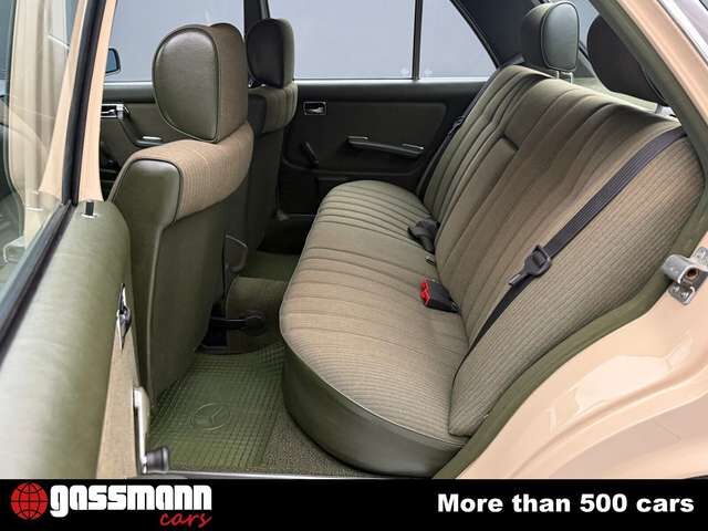 Mercedes-Benz 200 Limousine W123