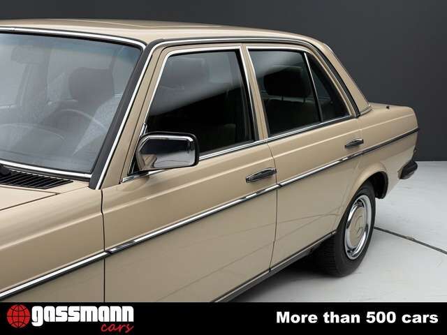 Mercedes-Benz 200 Limousine W123