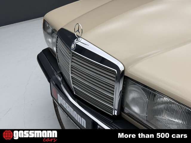 Mercedes-Benz 200 Limousine W123