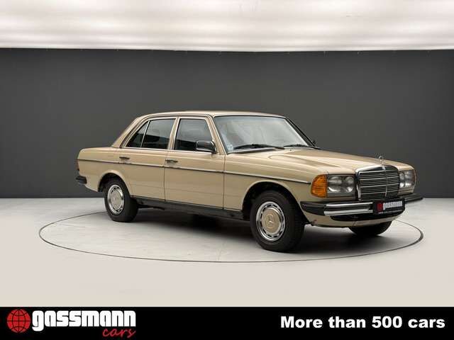 Mercedes-Benz 200 Limousine W123