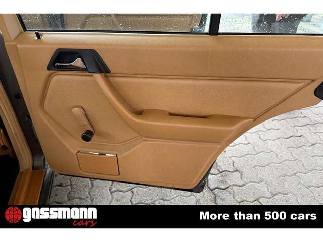 Mercedes-Benz 200 Limousine W124