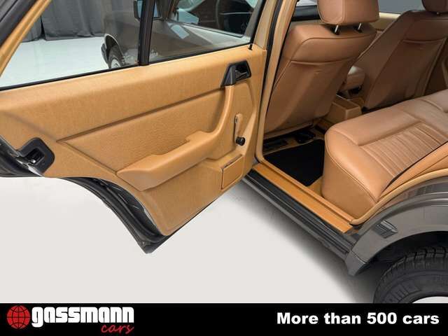 Mercedes-Benz 200 Limousine W124