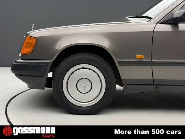 Mercedes-Benz 200 Limousine W124