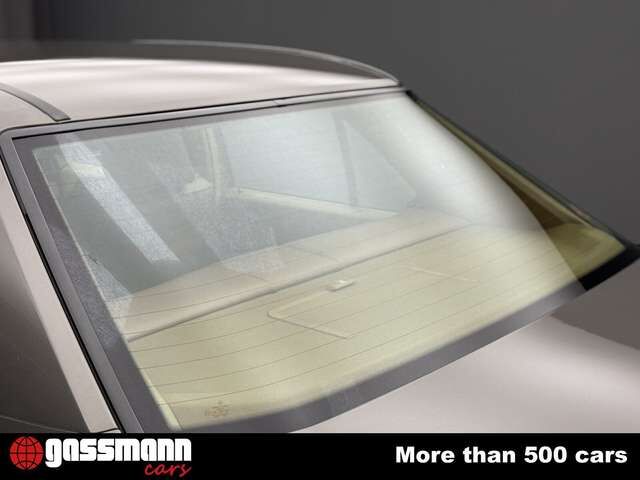 Mercedes-Benz 200 Limousine W124