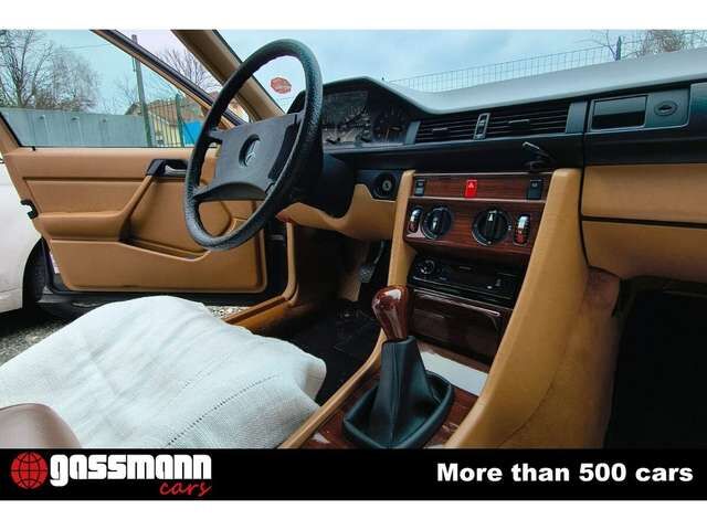 Mercedes-Benz 200 Limousine W124