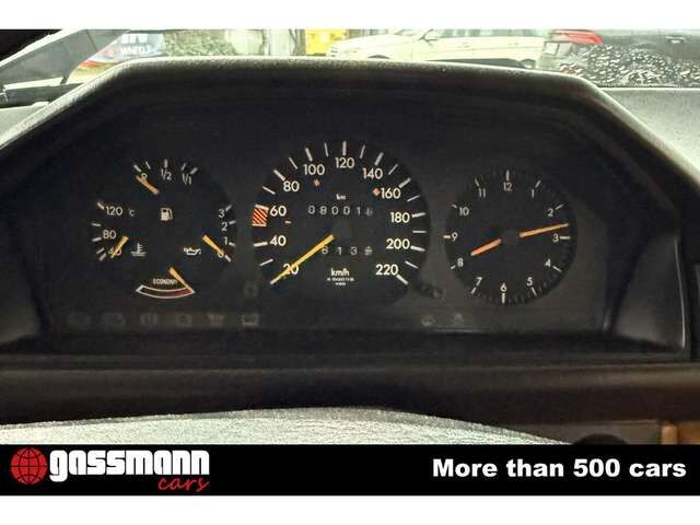 Mercedes-Benz 200 Limousine W124