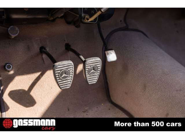 Mercedes-Benz 220 B Cabriolet W187