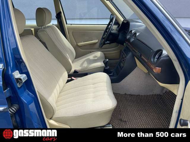 Mercedes-Benz 250 Lang Pullmann, Stretchlimousine W123