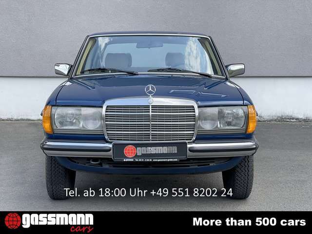 Mercedes-Benz 250 Lang Pullmann, Stretchlimousine W123