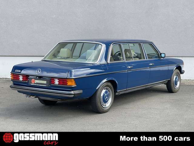 Mercedes-Benz 250 Lang Pullmann, Stretchlimousine W123