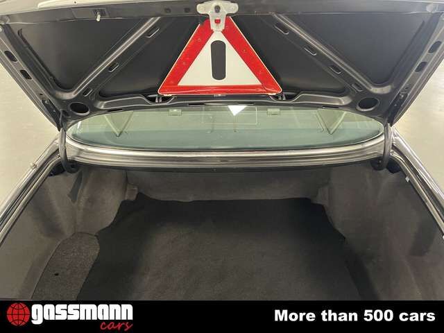 Mercedes-Benz 560 SEL Limousine W126