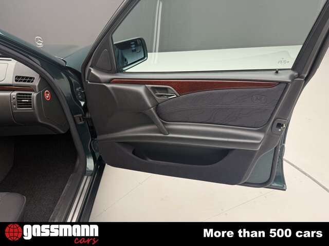 Mercedes-Benz E220 Diesel - W210