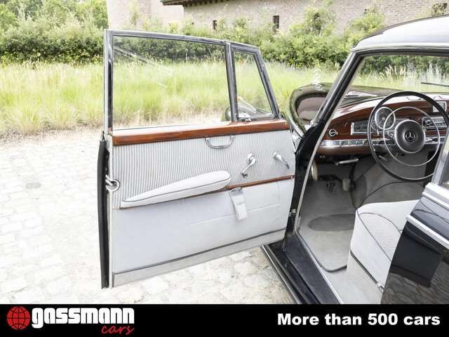 Mercedes-Benz 300 D Adenauer Limousine mit Schiebedach W189