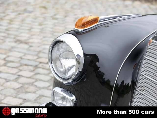 Mercedes-Benz 300 D Adenauer Limousine mit Schiebedach W189