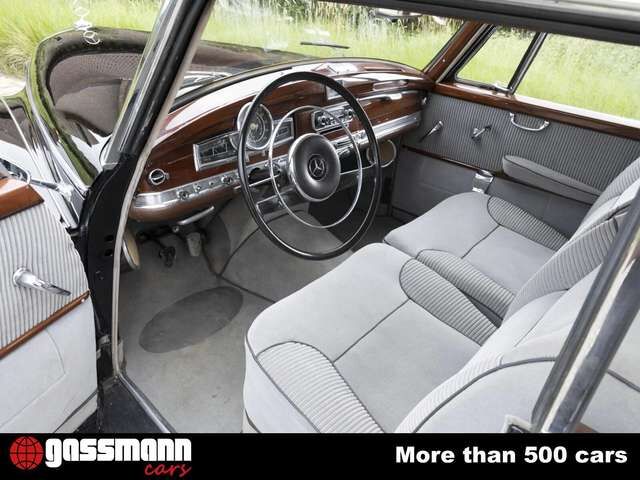Mercedes-Benz 300 D Adenauer Limousine mit Schiebedach W189