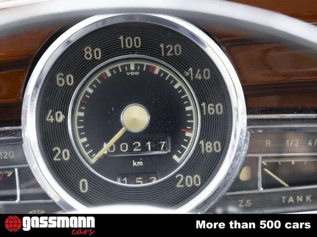 Mercedes-Benz 300 D Adenauer Limousine mit Schiebedach W189