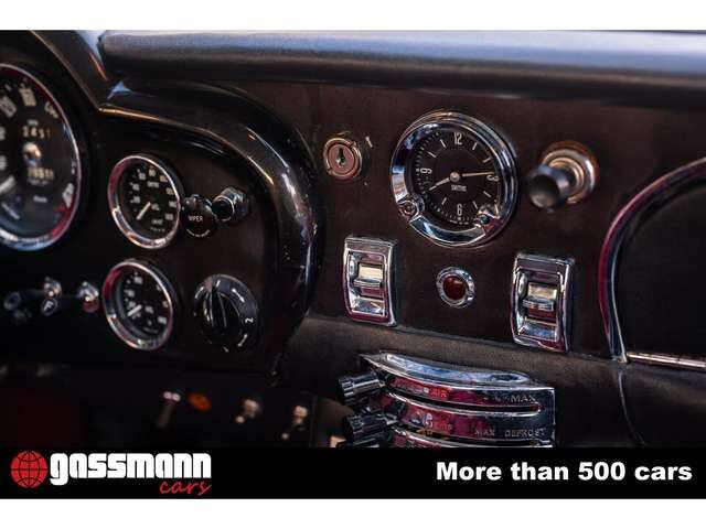 Aston Martin DB 6 Vantage Sports Saloon