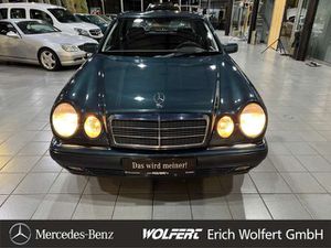 Mercedes-Benz E240 Elegance aus privatem Nachlass gepflegter Zustand!