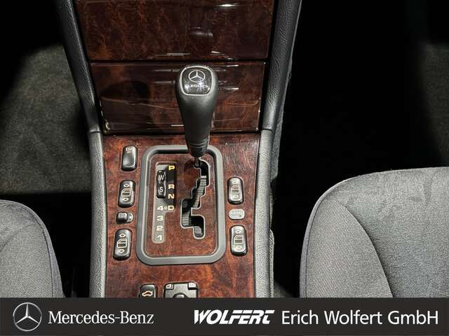 MERCEDES-BENZ E240 Elegance aus privatem Nachlass gepflegter Zustand! Ansicht 13 für Fahrzeugdetailseite