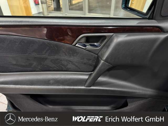 MERCEDES-BENZ E240 Elegance aus privatem Nachlass gepflegter Zustand! Ansicht 9 für Fahrzeugdetailseite