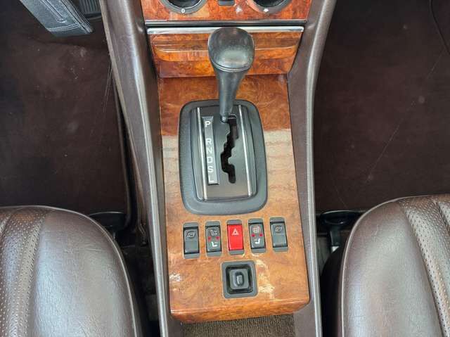 MERCEDES-BENZ 280 SL R107 restauriert im Top Zustand u. Ausstattung Ansicht 15 für Fahrzeugdetailseite