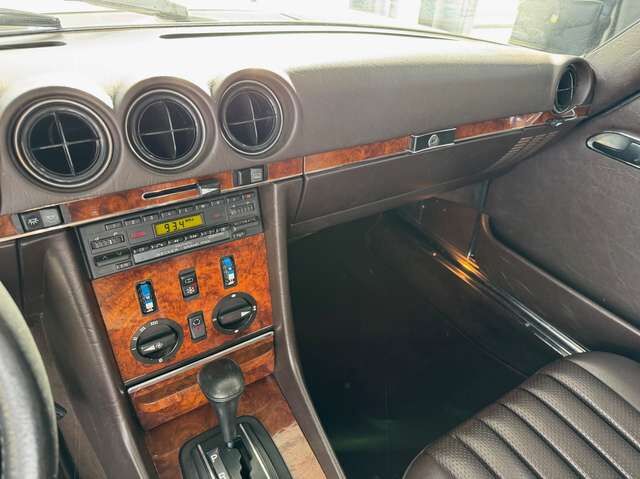 MERCEDES-BENZ 280 SL R107 restauriert im Top Zustand u. Ausstattung Ansicht 16 für Fahrzeugdetailseite