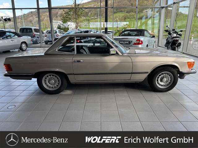 MERCEDES-BENZ 280 SL R107 restauriert im Top Zustand u. Ausstattung Ansicht 4 für Fahrzeugdetailseite