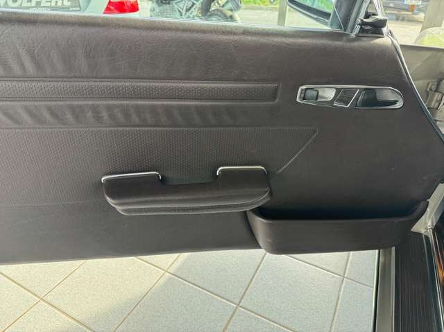 MERCEDES-BENZ 280 SL R107 restauriert im Top Zustand u. Ausstattung Ansicht 9 für Fahrzeugdetailseite