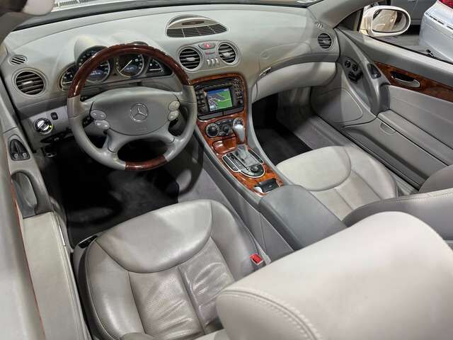 MERCEDES-BENZ SL 350 aus 2. Hand mit neuem Service, Reifen und Bremsen Ansicht 11 für Fahrzeugdetailseite