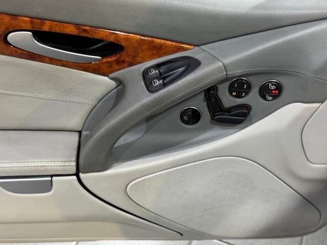 MERCEDES-BENZ SL 350 aus 2. Hand mit neuem Service, Reifen und Bremsen Ansicht 9 für Fahrzeugdetailseite