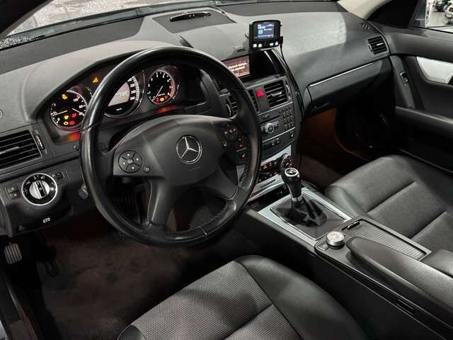 MERCEDES-BENZ C180 Avantgarde mit Anhängerkupplung von Privat Ansicht 10 für Fahrzeugdetailseite